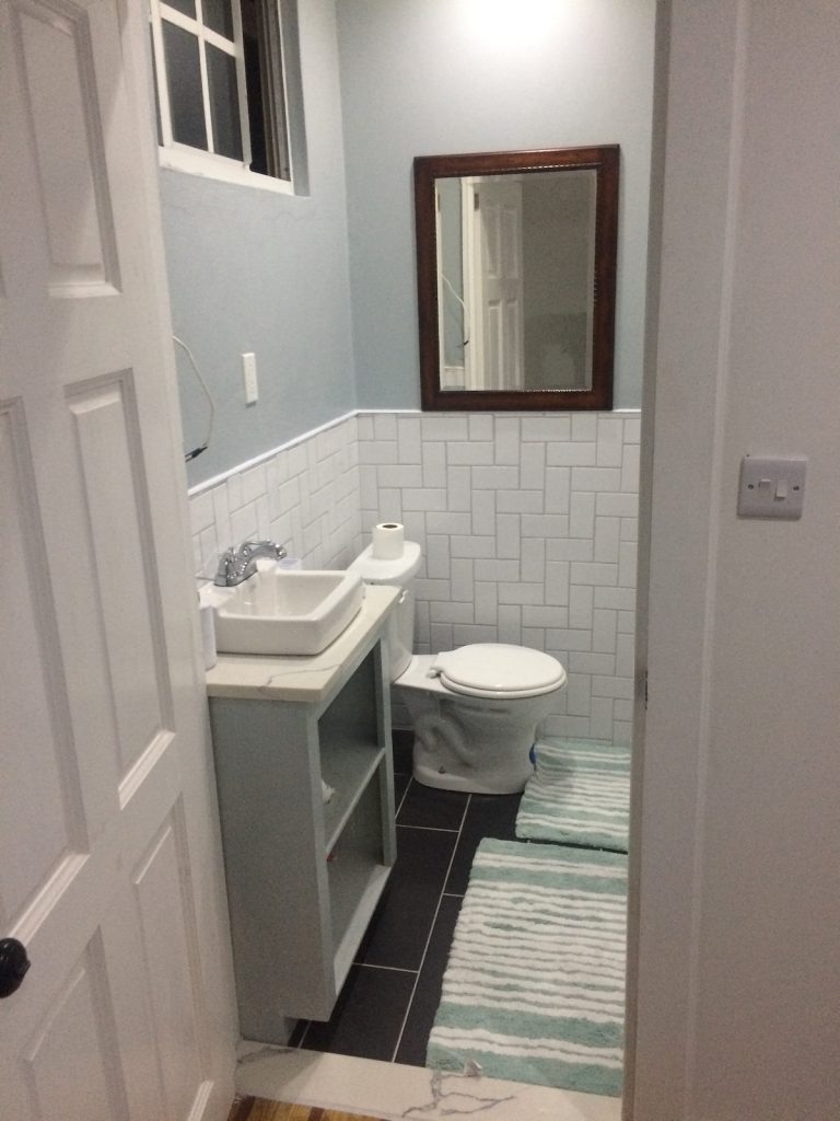 Arnos Vale Home: Half bath