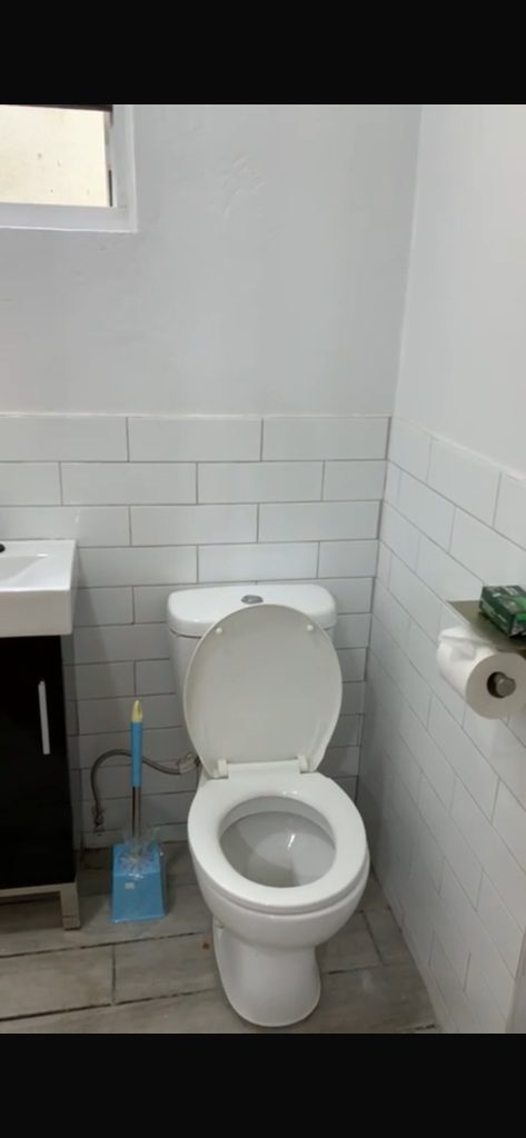 Cedars Apartment: Bathroom