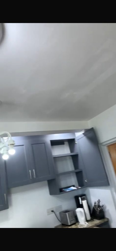 Cedars Apartment: Kitchen