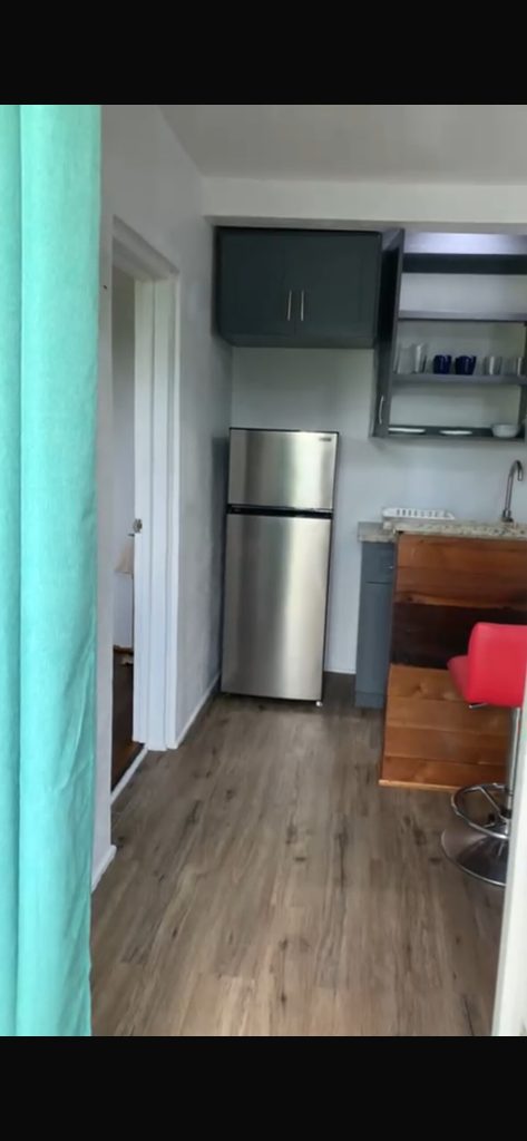 Cedars Apartment: Kitchen