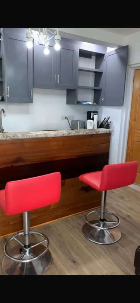 Cedars Apartment: Kitchen